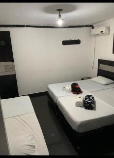 Hotel Praga Medellin - 8