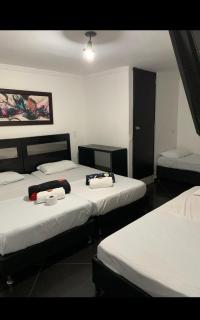 Hotel Praga Medellin - 1