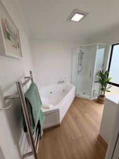 Newly Renovated - Private 2 bedroom retreat - 6