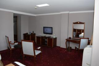 White House Hotel - 8