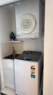 Circle on Cavill Riverview Apartment 450 metre to the Beach - 3