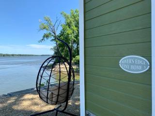 The River's Edge (Tiny Home 3) - 9