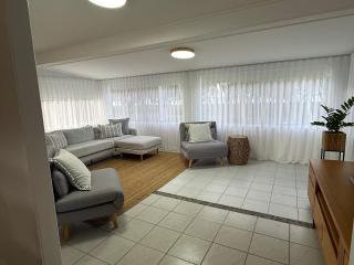 Sandy Lodge Steps to Beach Ocean Views Sleeps 6 AC WiFi Linen provided - 5