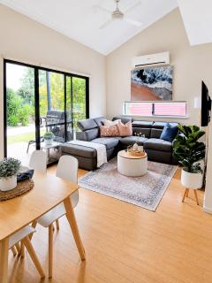Seaside Villa Oasis - Pool & Wi-Fi - 0