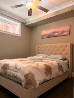 Bright and cozy 1B1B Suite Near YVR, DT, Free parking and Private Entrance - 5