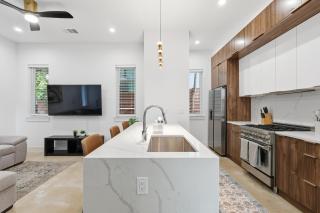 East Austin Gated Luxury Home-Minutes to Downtown - 9