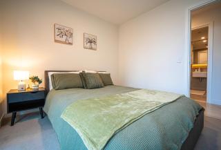 Elegant 2-Bedroom Luxury Apartment with Parking, Gym and Pool - 6