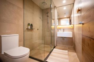 Elegant 2-Bedroom Luxury Apartment with Parking, Gym and Pool - 2