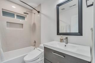 MidCentury - Hot tub, EV Charger, Garden near everything - 2