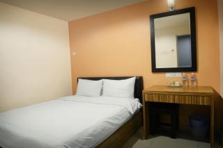Brezza Hotel Lumut - Lumut - 1