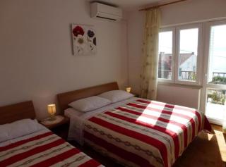 Seaview Family Apartment with Grand Terrace - 0