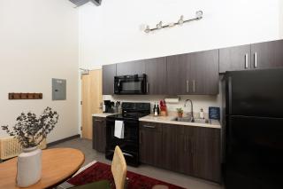 Cream City Industrial Loft Near Fiserv with Parking - Suite 1 - Sleeps 8 - 7