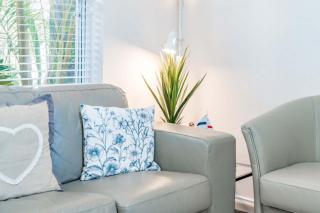 Charming 2-Bedroom Holiday Retreat with Pool - 3