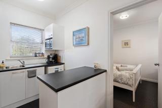 Charming 2-Bedroom Holiday Retreat with Pool - 2