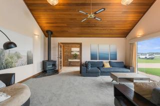 30 Liverpool Road - waterfront stunner - 2