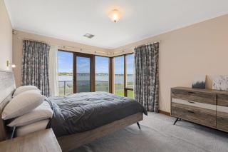 30 Liverpool Road - waterfront stunner - 5