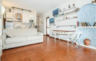 Cozy Apartment In Punta Ala - 1