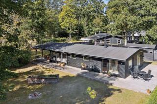 Modernised Cottage Near Woods And Beach - 9