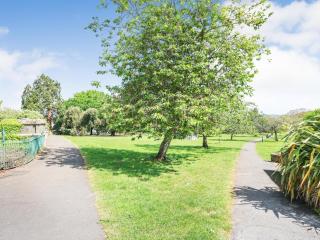 Spacious new 2-Bed - Walk to Station - Fast Wi-Fi - 1