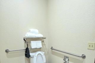 Ramada by Wyndham South Waco - 1