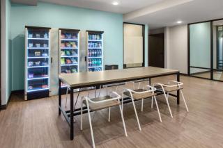 ECHO Suites Extended Stay by Wyndham Fort Worth Alliance - 7