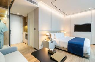 The Enclave EL DE Plaza Near IGI Airport Delhi - 1