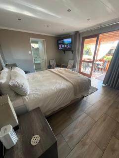 Peaceful Garden Accommodation - 6