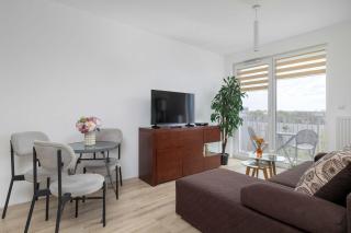 Przytulny Apartament z Balkonem Blisko Centrum Gliwic by Noclegi Renters - 3