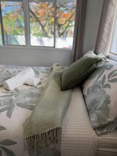 2BR Chic Urban Escape in Norman Park near BNE with Parking - 7