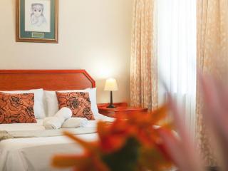 Oak lodge Guest House - 9