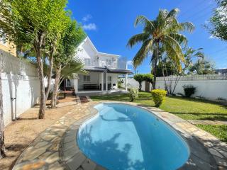 Villa Roche Noire with Pool- 4 mins from Beach - 0