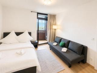 Ruhige Ferienwohnung mit Balkon & Bergblick im Bayerischen Wald nahe Arber - 6