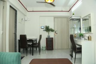 Ivy Downtown Apartment - 1 BHK - Near NESCO and SV Road - 4