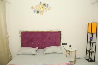 Ivy Downtown Apartment - 1 BHK - Near NESCO and SV Road - 5