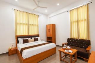 Alaya Stays Hiara Villa Crystal 5BHK with Pvt Pool, Terrace and Garden Area, Near Fateh Sagar Lake - 7