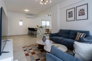 Central 2BR with Balcony in Limassol Old Town - 6