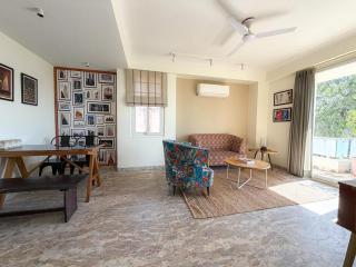 One Uptown 201 modern 1 BHK loft - 7