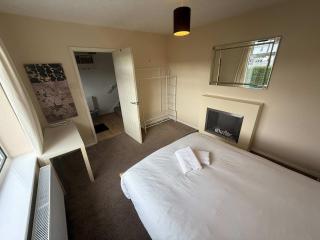 Comfortable 4BR Retreat in Chester - 8