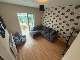 Comfortable 4BR Retreat in Chester - 4