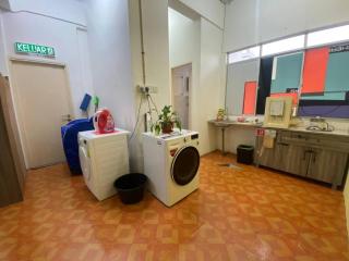 WAQI Homestay - 8