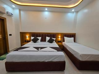 Hotel Hans Palace - 1