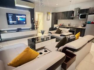 Luxury Two bedroom Apartment - 0