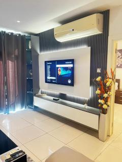 Luxury Two bedroom Apartment - 4