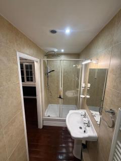 Lucy Cross Guest House - 6