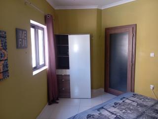 Modern room in prime area for beaches & nightlife! -Fast & easy self check in -Independent access -No Family sharing -Private Bathroom Option - 3