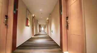City Comfort Inn Beihai RT-Mart High Speed Railway Station - 1