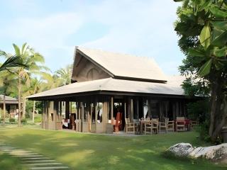 Chivaree Hotel and Resort - 1