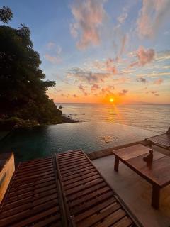 Makawi Tuwa Cliff - Luxury Cliff Stay with Private Beach, Infinity Pools and Ocean View - Seraya - 7