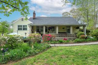 House Near BJU, Furman, NGU & Town - 5