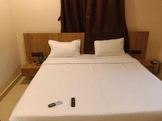 Hotel O Royal Inn - 0